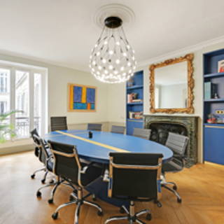 Bureau privé 16 m² 4 postes Location bureau Rue de Marignan Paris 75008 - photo 3